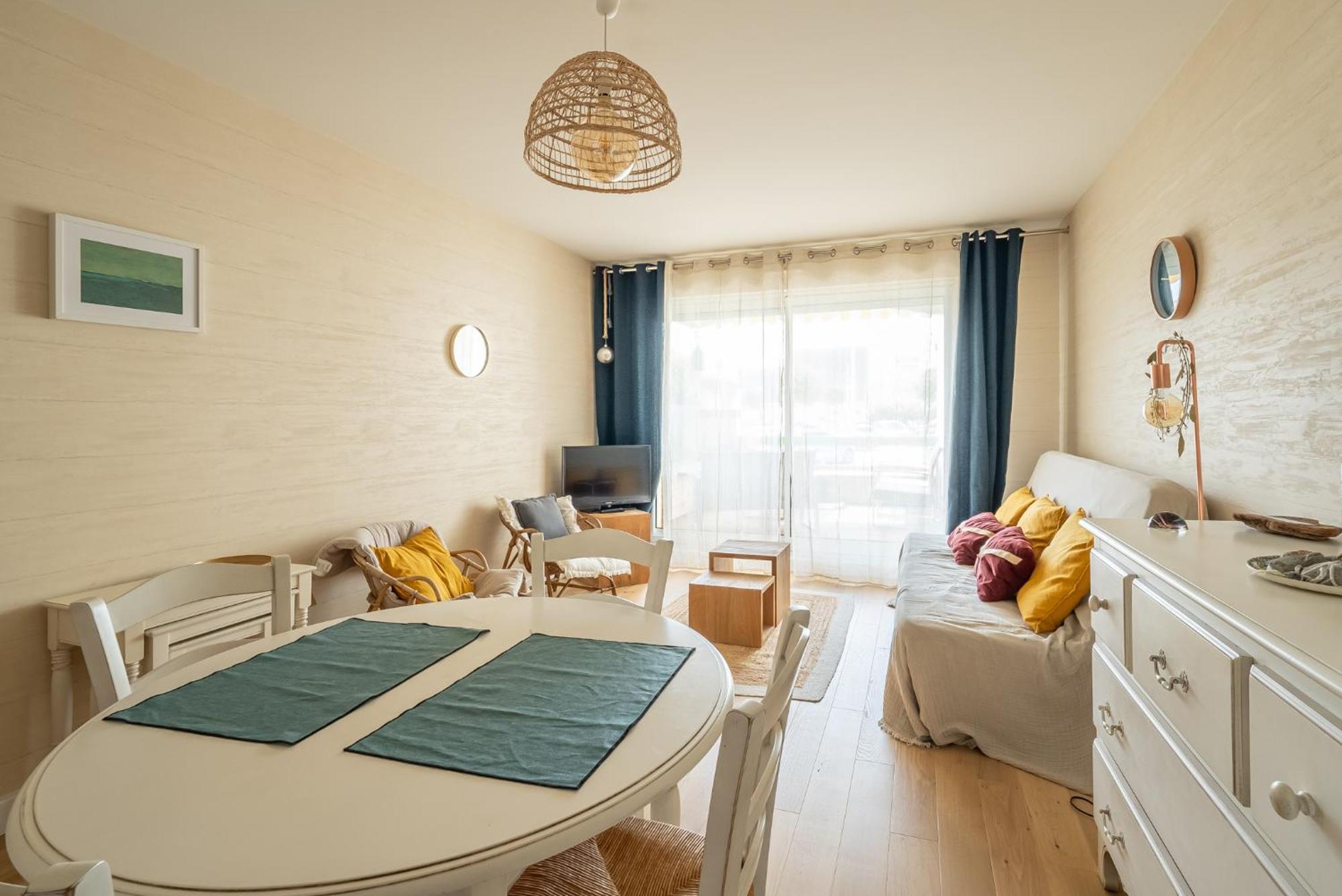 Agreable Appartement Et Terrasse A 2 Pas De La Mer วีเมอเรอ ภายนอก รูปภาพ